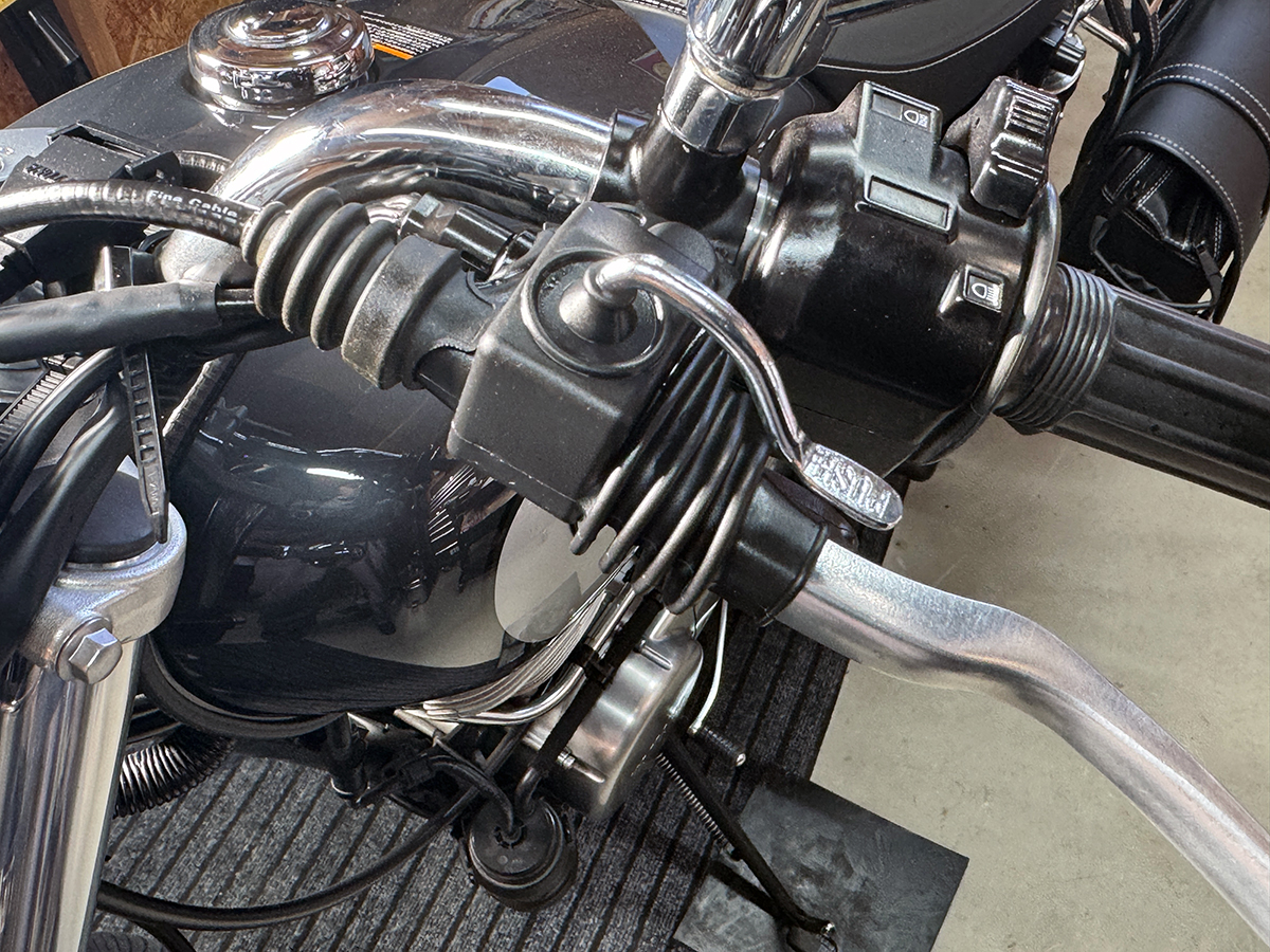 YAMAHA SR400 純正 レバーロック カバー