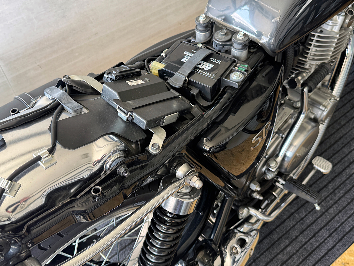 YAMAHA SR400 バッテリー交換